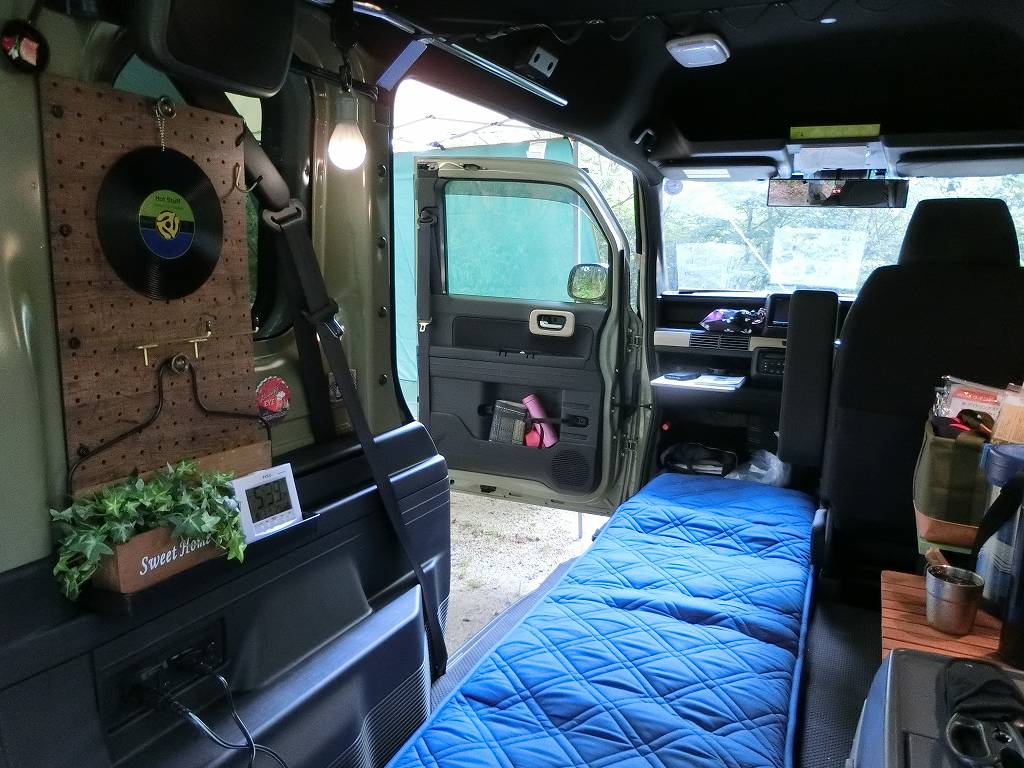 N Vanに車中泊ベッドを コーナンの 省スペース敷布団 キャンピングカーで愉しむ 車中泊キャンプと旅紀行